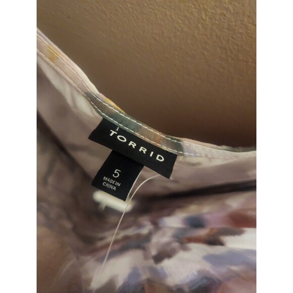 Torrid Ava Ikat Floral Sleeveless Stitch all Cami Tank Top Shirt Size 5X NWT - Picture 3 of 5